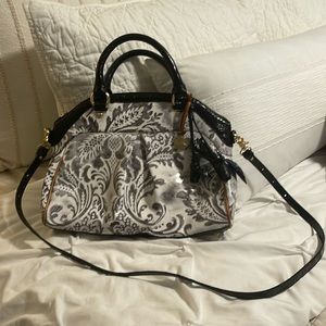 Like NEW Brahmin Handbag with optional crossbody strap.